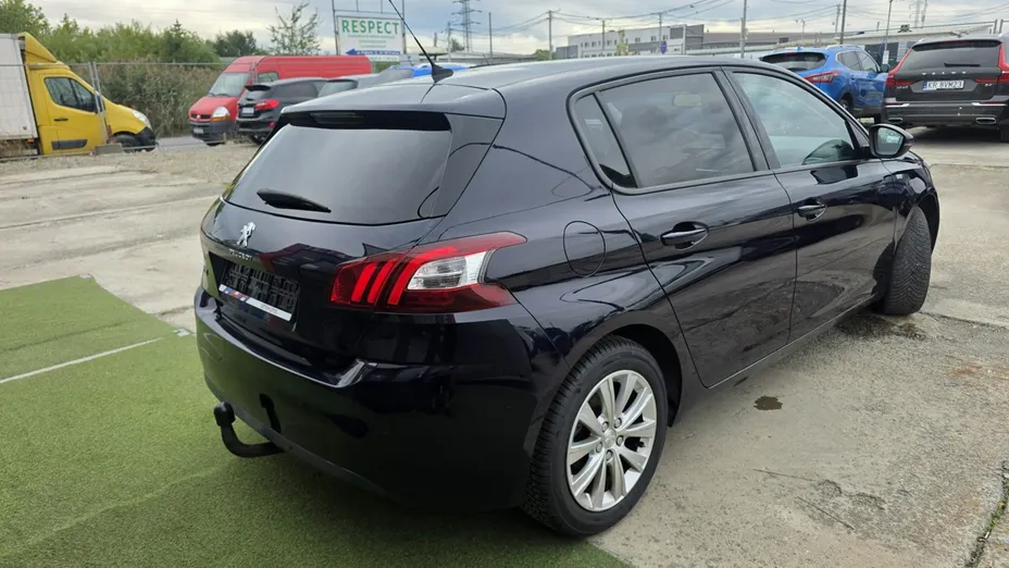 PEUGEOT 308 -