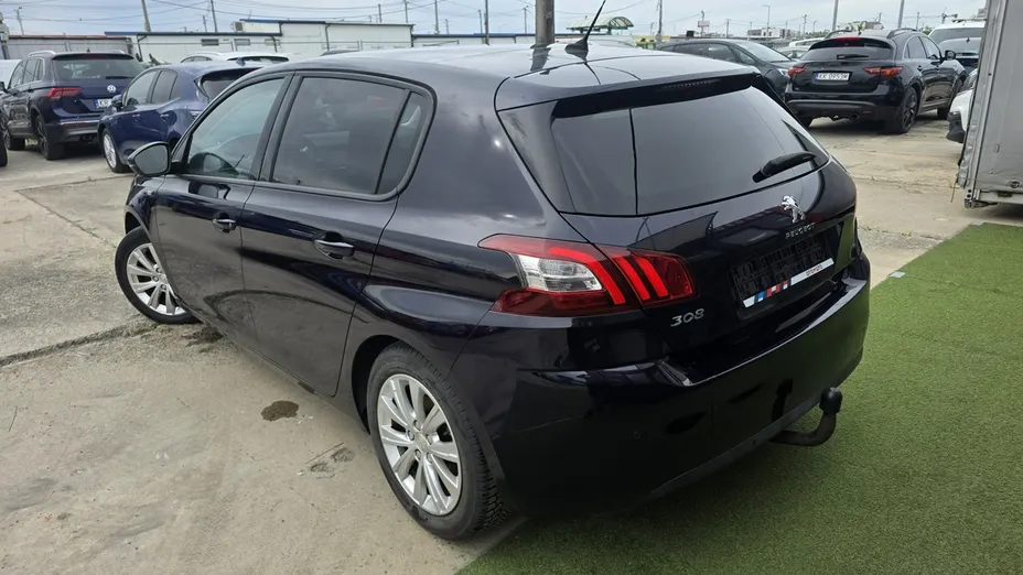PEUGEOT 308 -