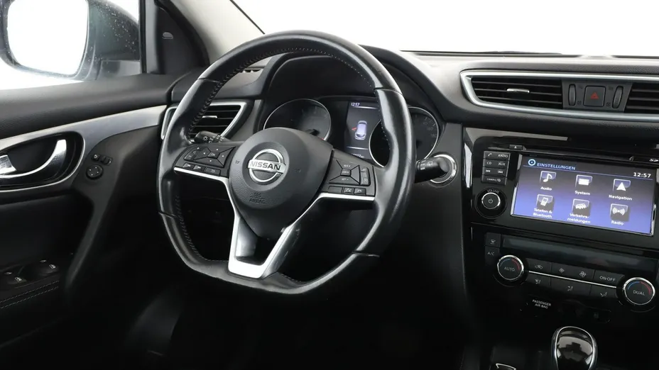 NISSAN Qashqai -