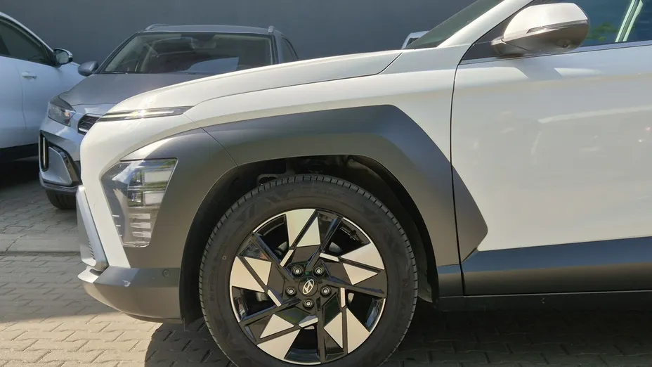 HYUNDAI Kona -