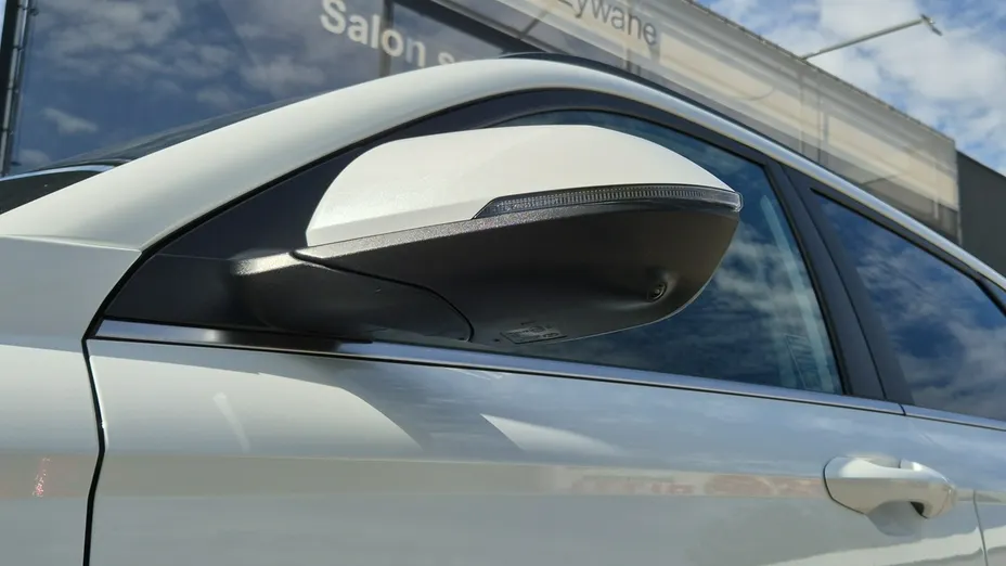 HYUNDAI Kona -