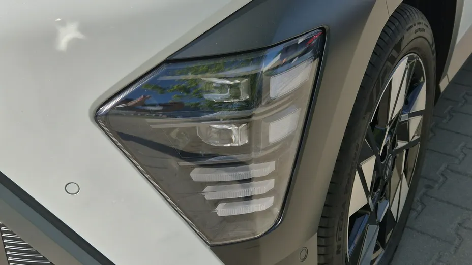 HYUNDAI Kona -