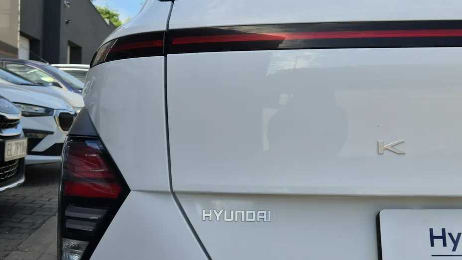 HYUNDAI Kona -