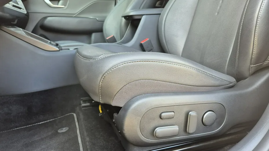 HYUNDAI Kona -