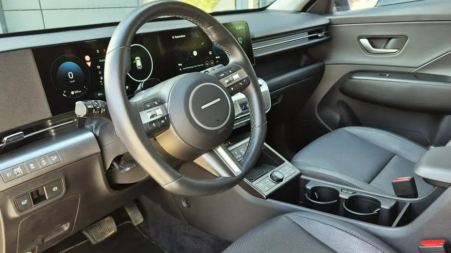 HYUNDAI Kona -