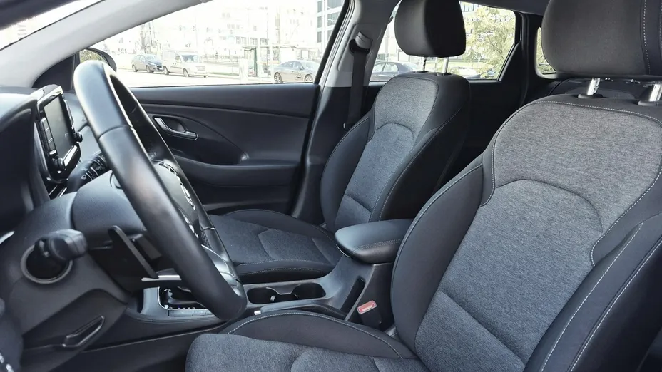 HYUNDAI i30 -