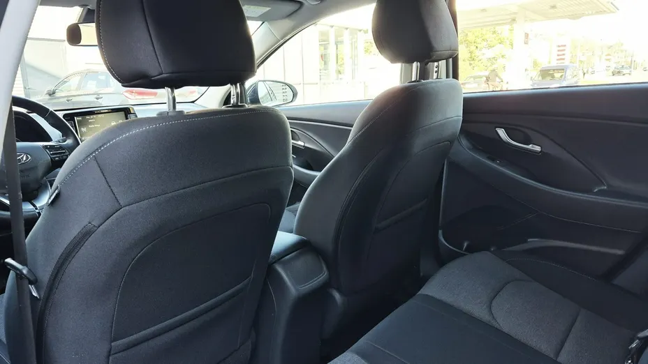 HYUNDAI i30 -