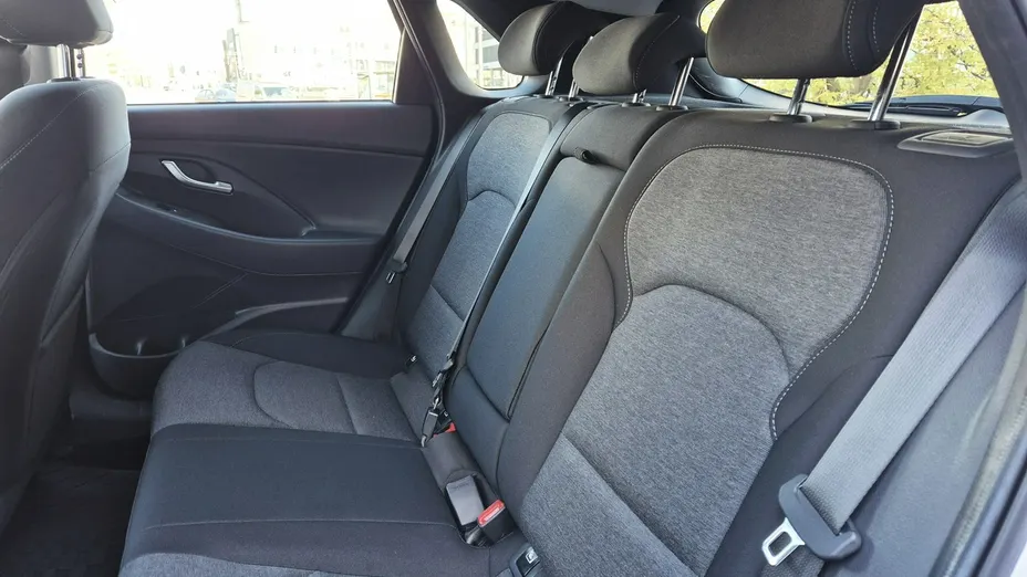 HYUNDAI i30 -