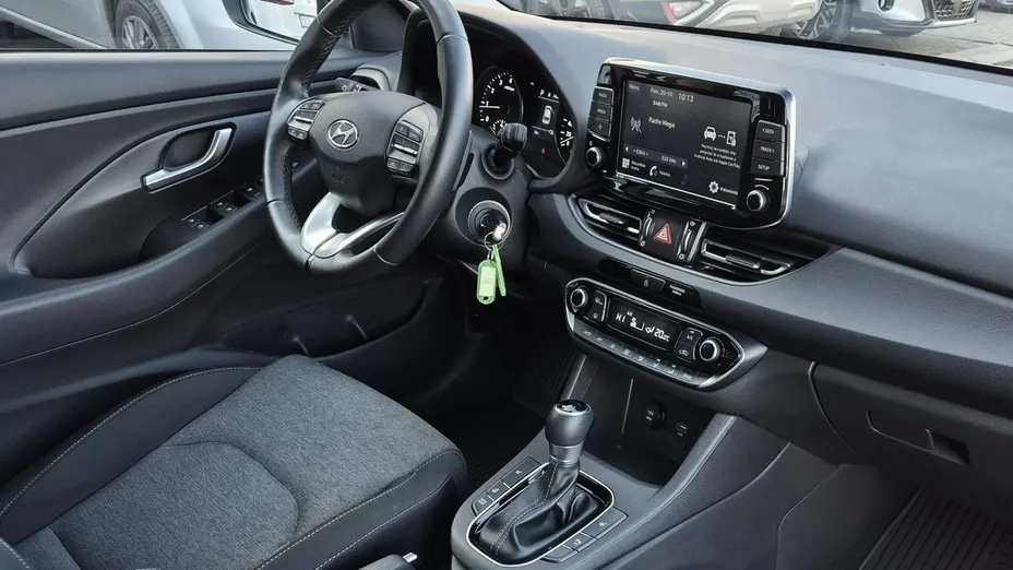 HYUNDAI i30 -