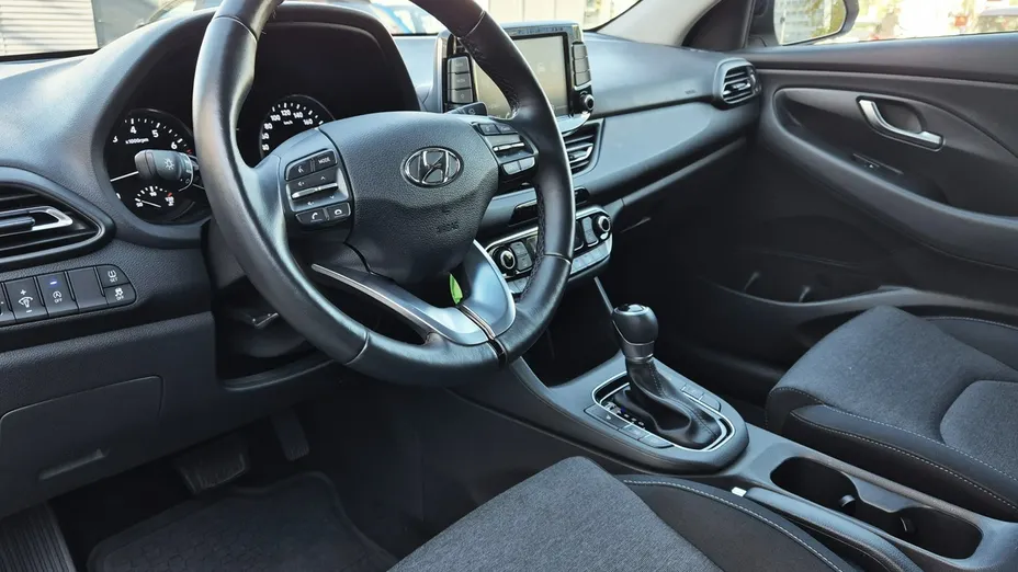 HYUNDAI i30 -
