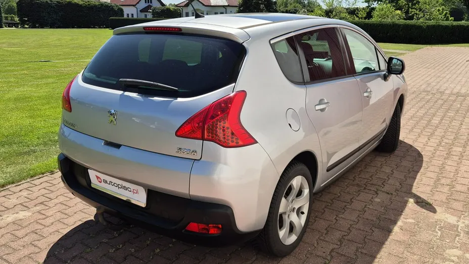 PEUGEOT 3008 -