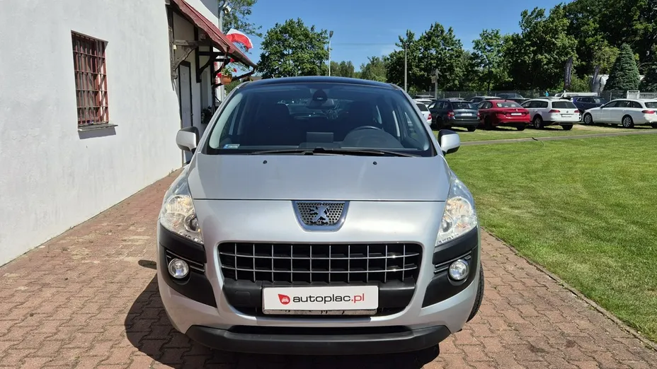 PEUGEOT 3008 -