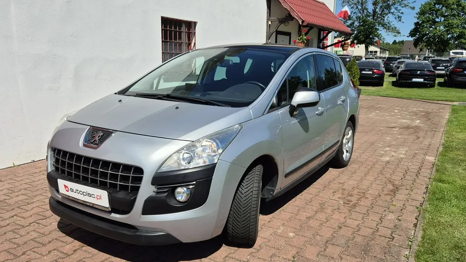 PEUGEOT 3008 -