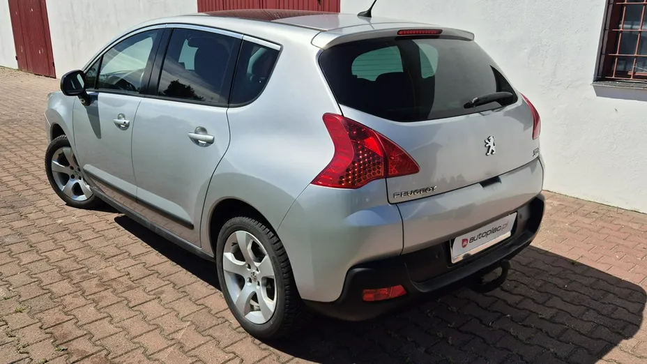 PEUGEOT 3008 -