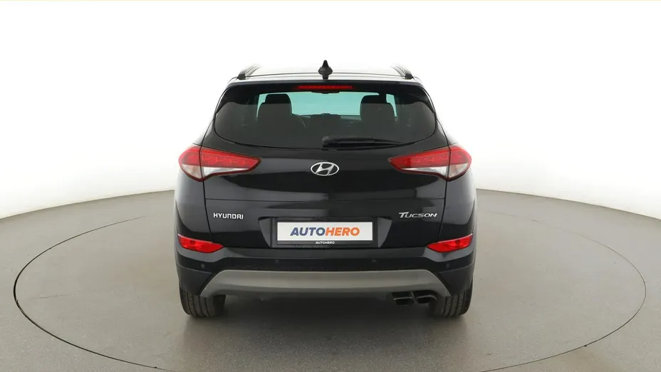 HYUNDAI Tucson -
