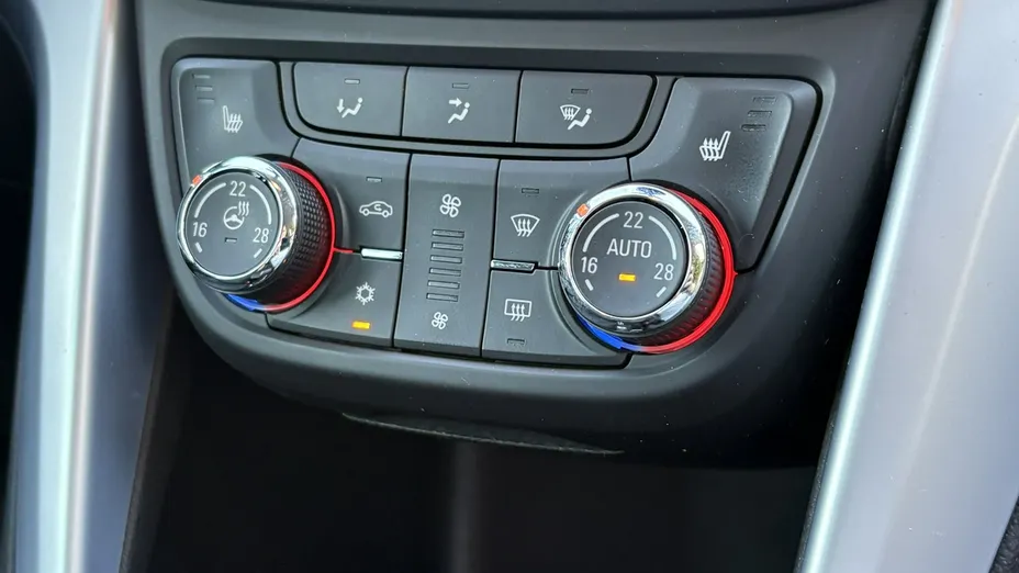 OPEL Zafira -