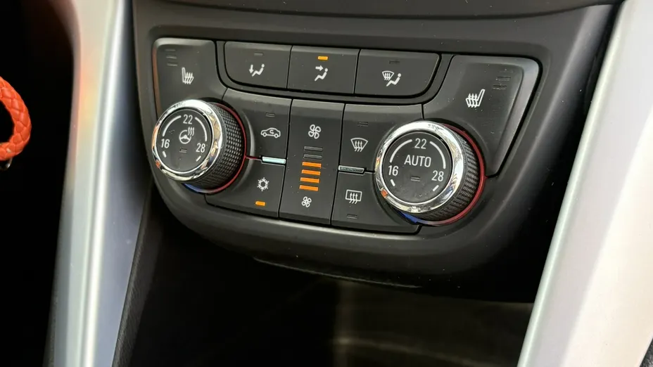 OPEL Zafira -