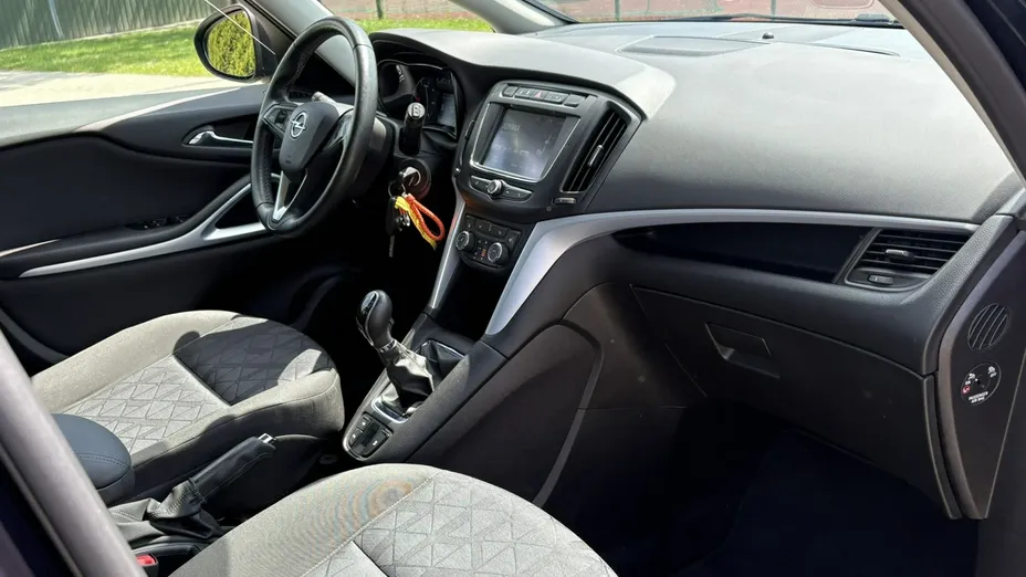 OPEL Zafira -