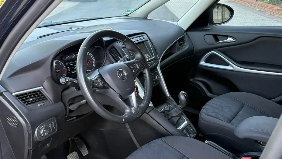 OPEL Zafira -