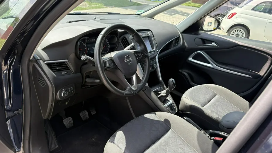 OPEL Zafira -
