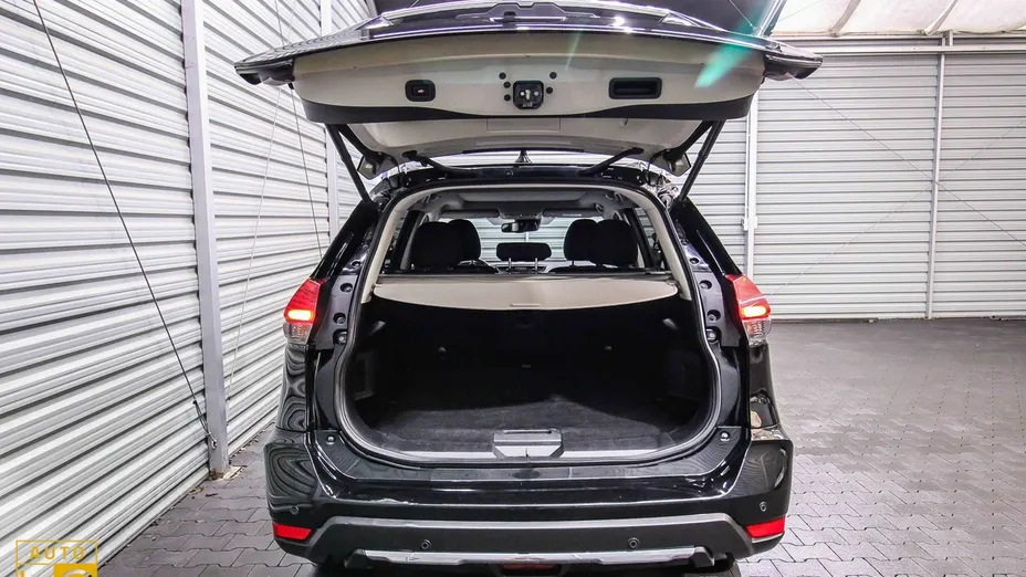 NISSAN X-Trail -