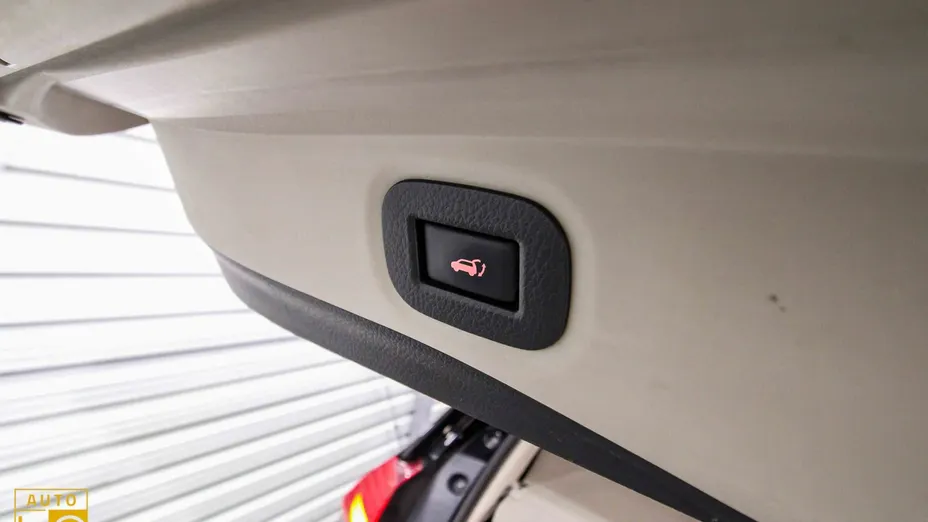 NISSAN X-Trail -