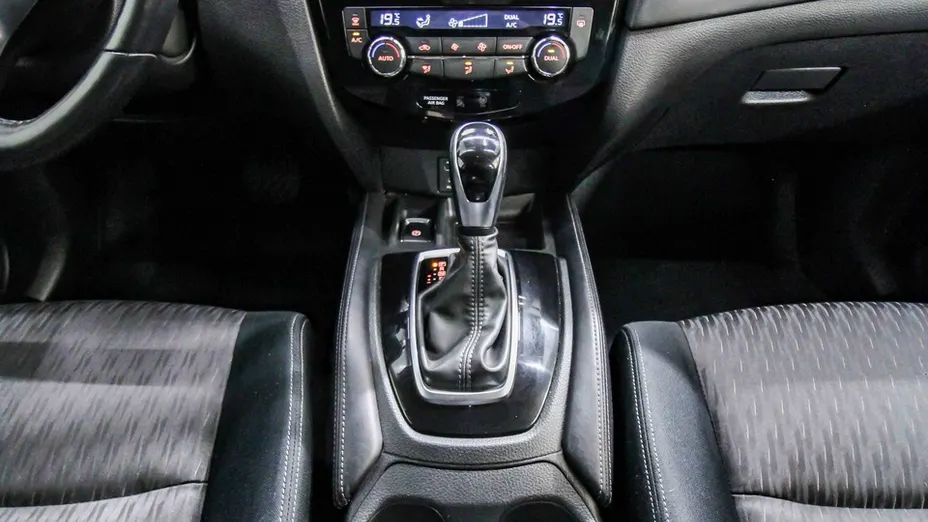 NISSAN X-Trail -