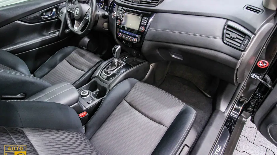 NISSAN X-Trail -