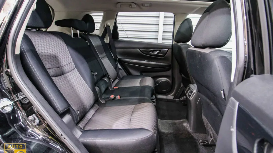 NISSAN X-Trail -