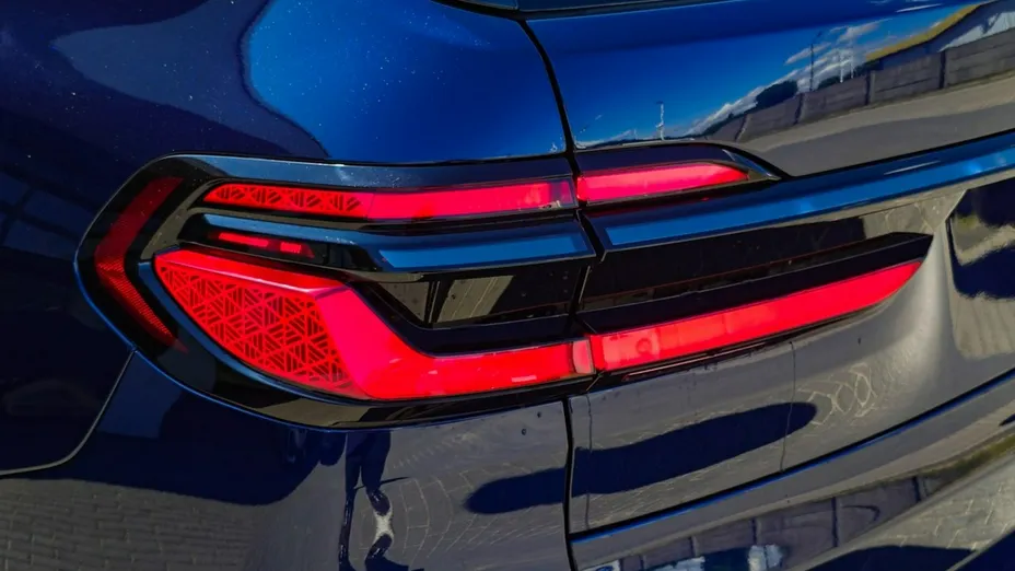 BMW X7 -