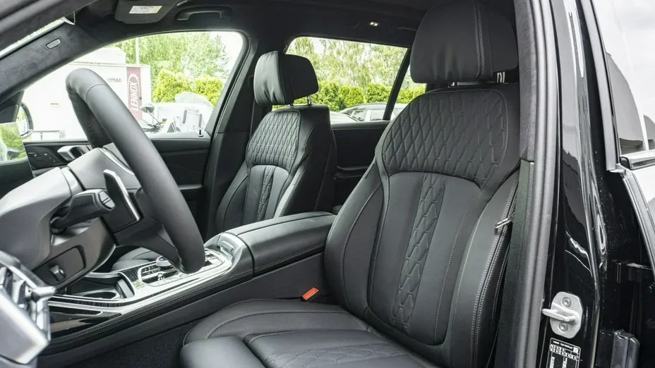 BMW X7 -