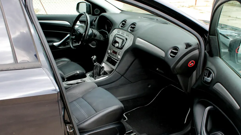 FORD Mondeo -