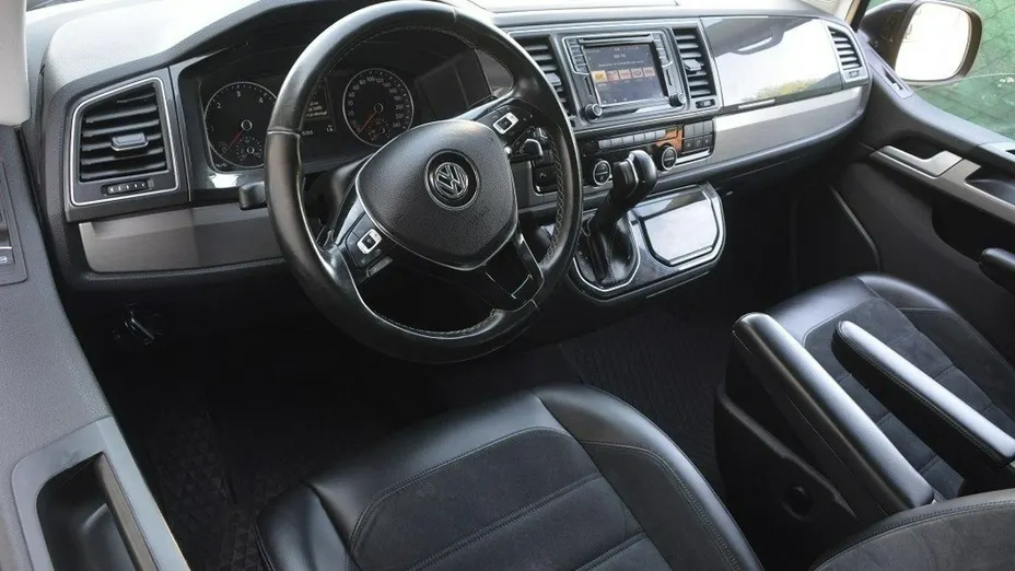 VOLKSWAGEN Multivan -