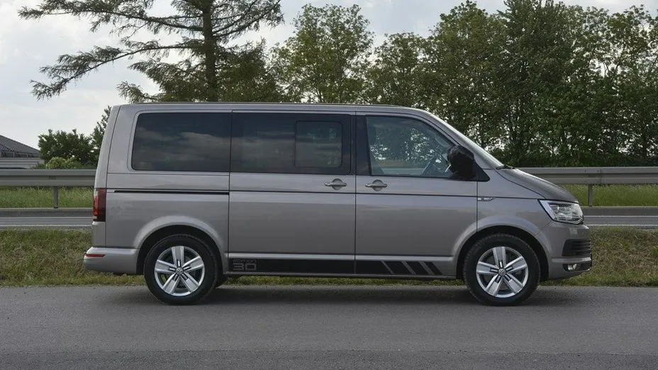 VOLKSWAGEN Multivan -