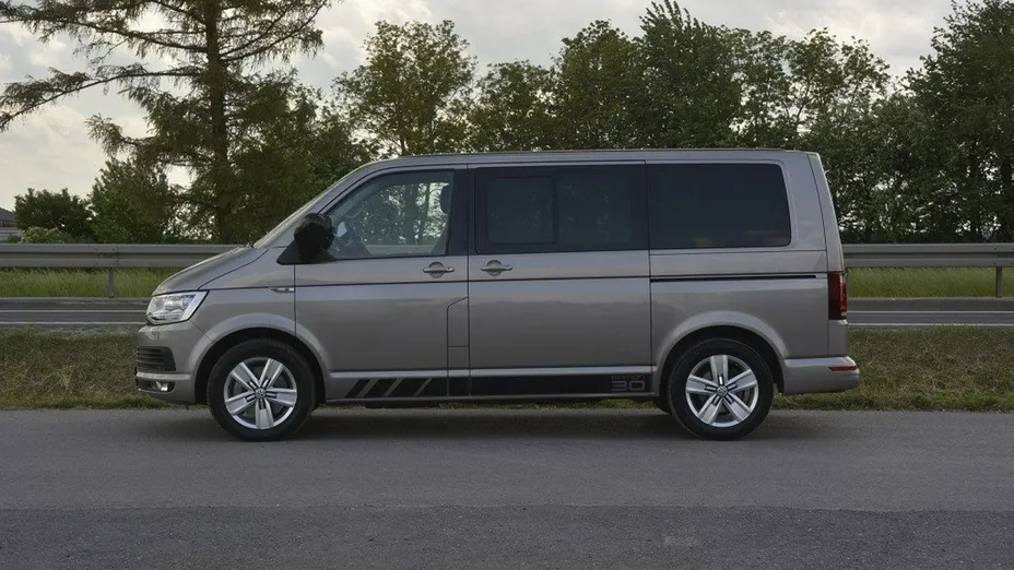 VOLKSWAGEN Multivan -