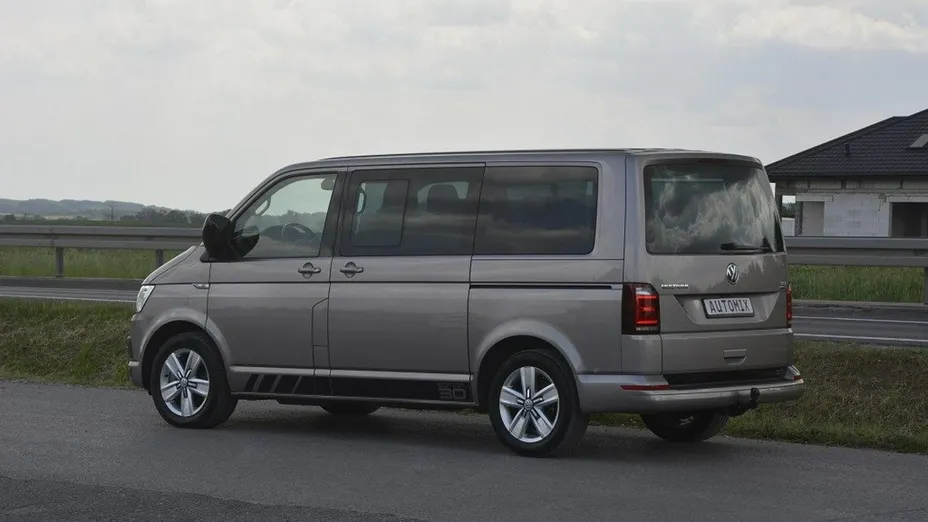 VOLKSWAGEN Multivan -