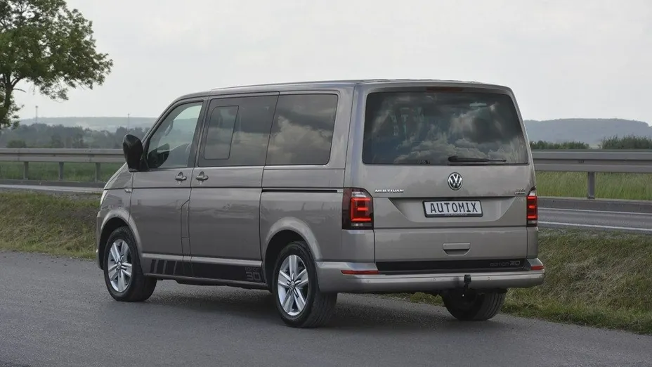 VOLKSWAGEN Multivan -