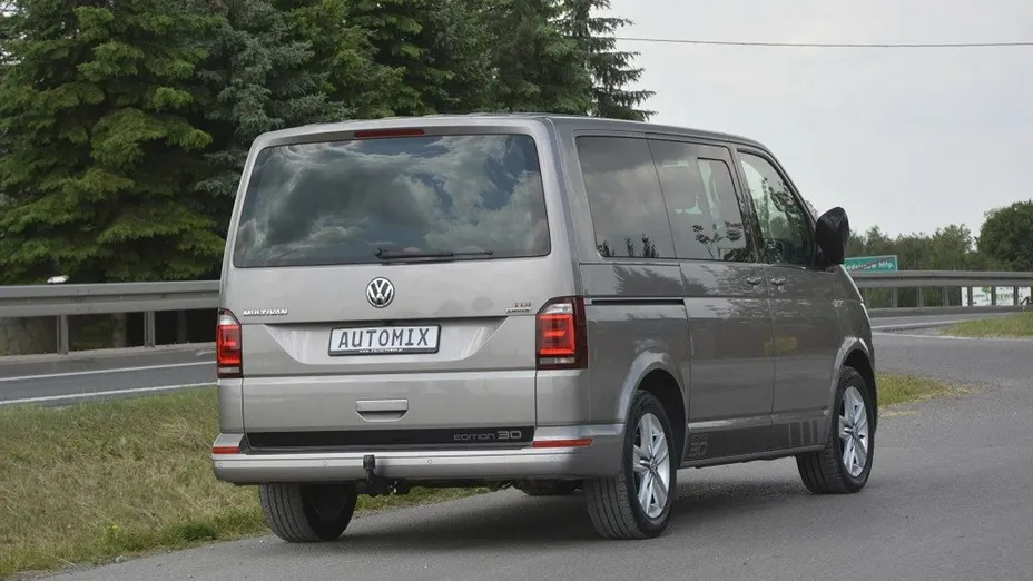 VOLKSWAGEN Multivan -