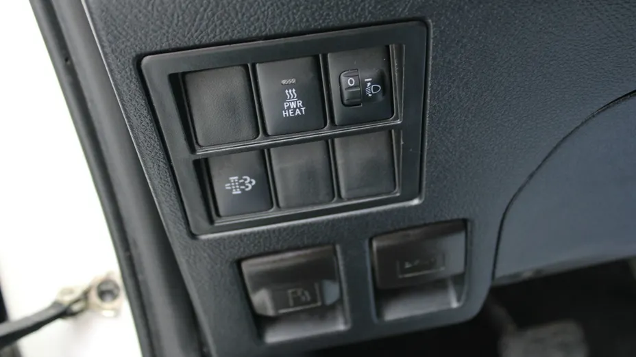 TOYOTA HiLux -
