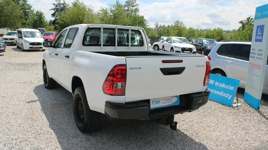 TOYOTA HiLux -