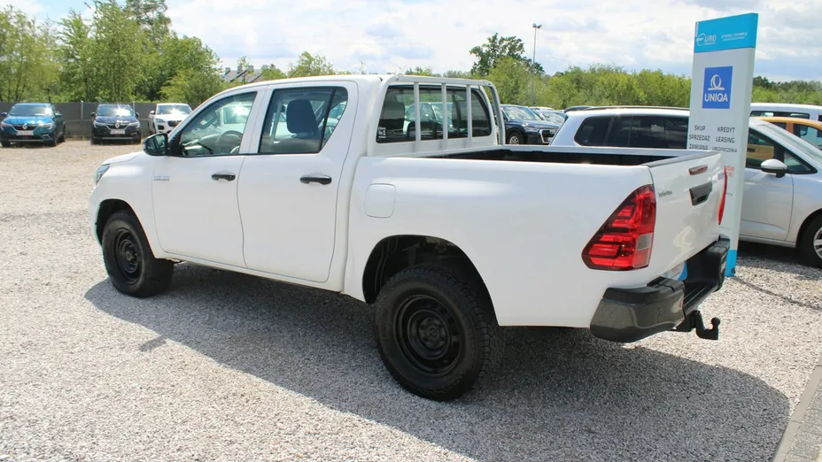 TOYOTA HiLux -