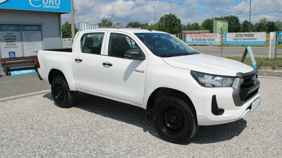 TOYOTA HiLux -