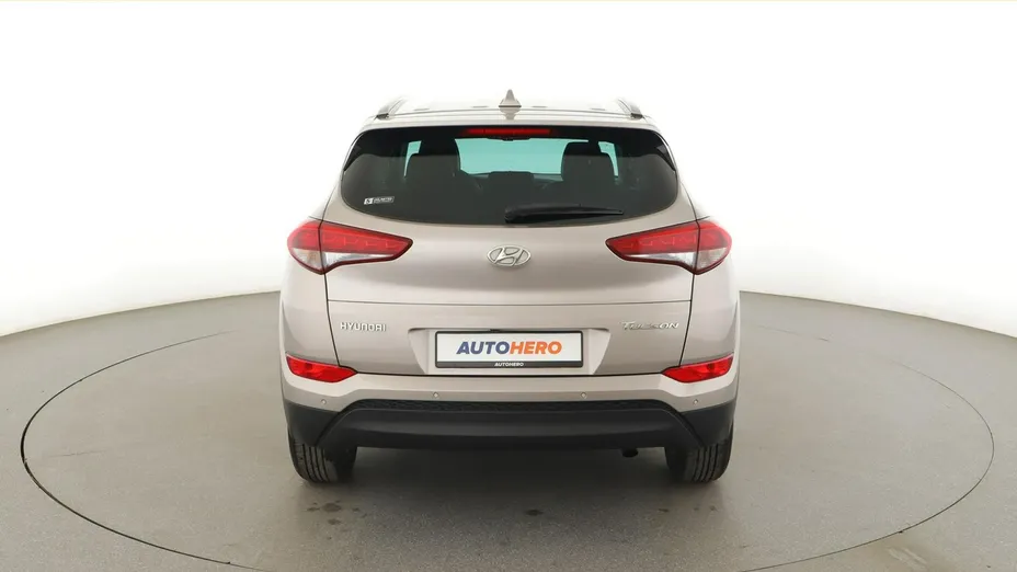 HYUNDAI Tucson -