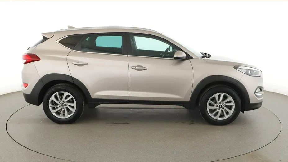 HYUNDAI Tucson -