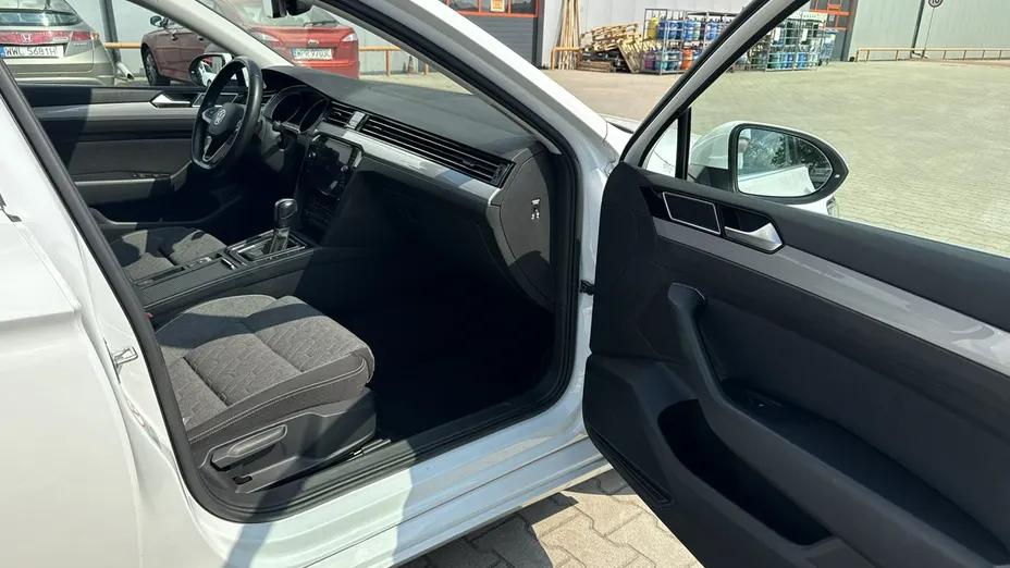 VOLKSWAGEN Passat -