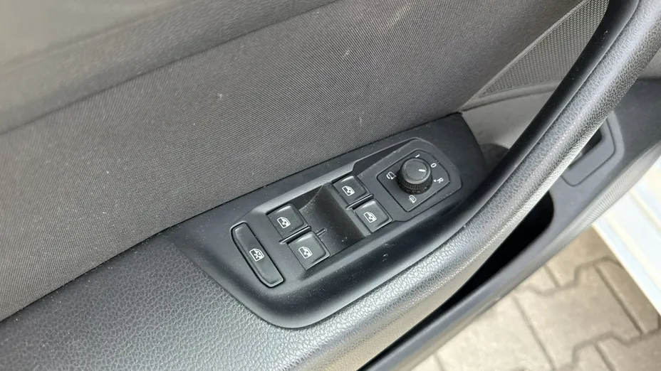 VOLKSWAGEN Passat -