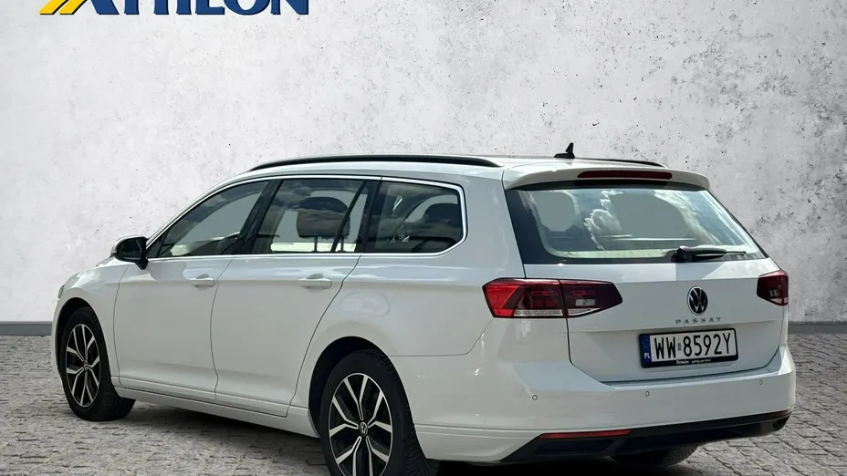 VOLKSWAGEN Passat -