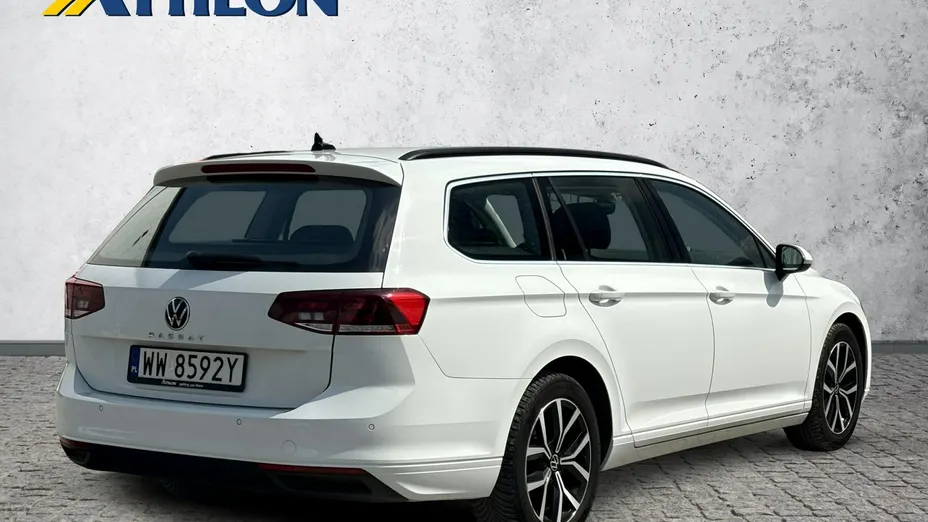 VOLKSWAGEN Passat -