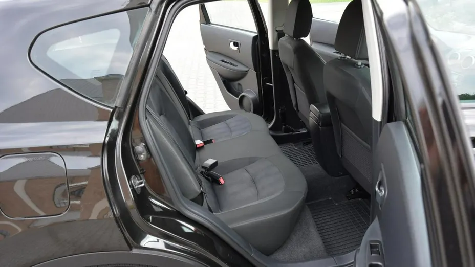 NISSAN Qashqai -