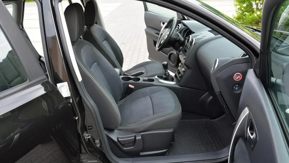 NISSAN Qashqai -